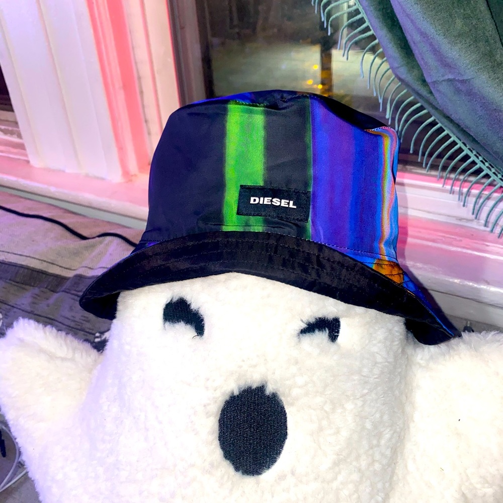 Diesel reversible bucket hat